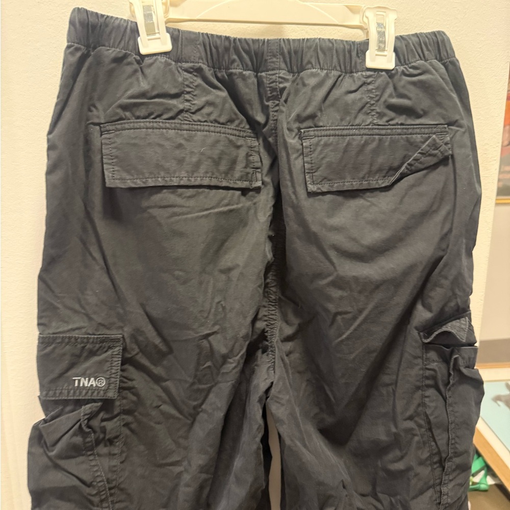 Aritzia TNA Black explore parachute Pants women - size medium - Picture 8 of 8
